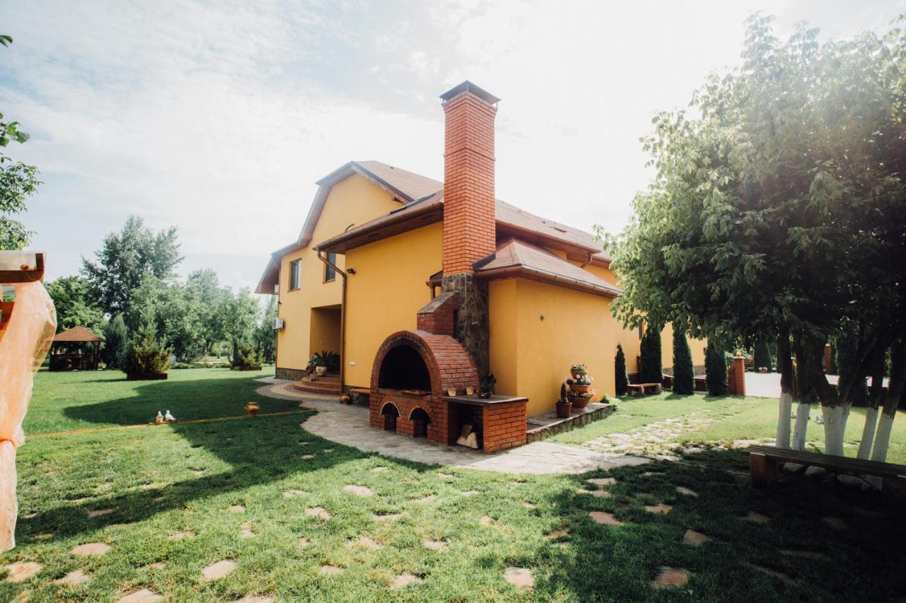 Sunrise Boutique Hotel Berehove  Esterno foto